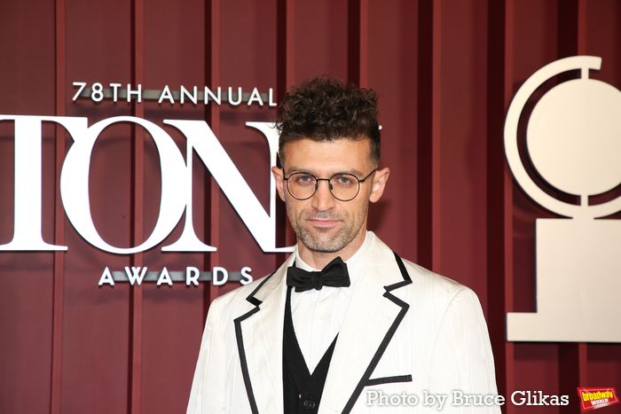 Photos: 2025 Tony Awards- Stars Walk the Red Carpet — photo 409 of 504