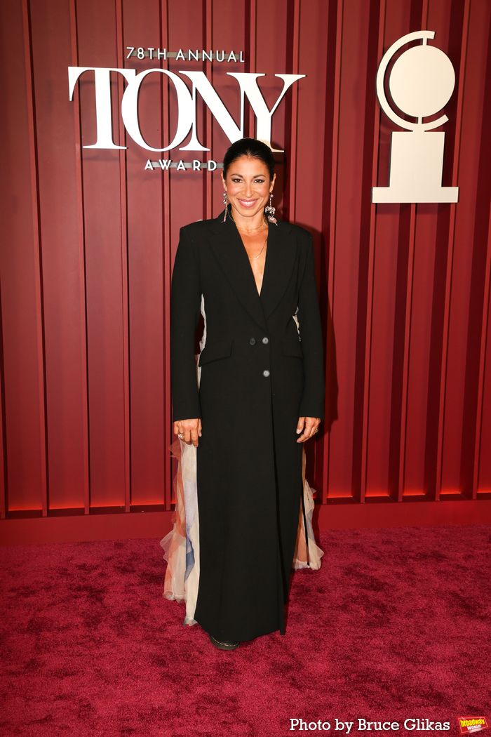Photos: 2025 Tony Awards- Stars Walk the Red Carpet — photo 286 of 504