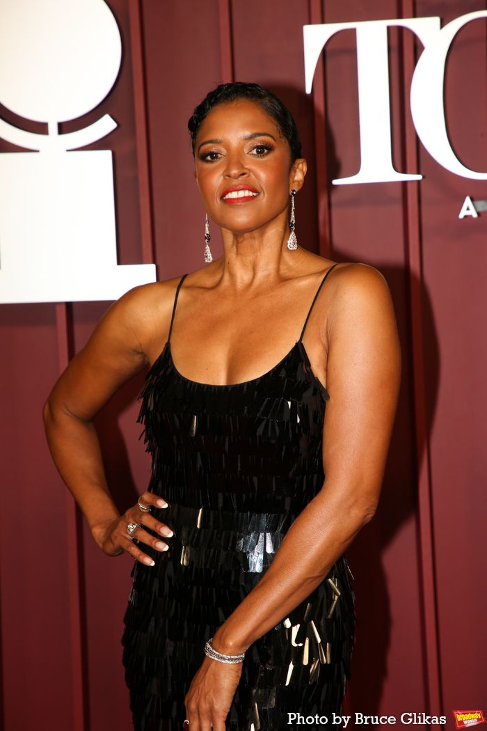 Photos: 2025 Tony Awards- Stars Walk the Red Carpet — photo 295 of 504