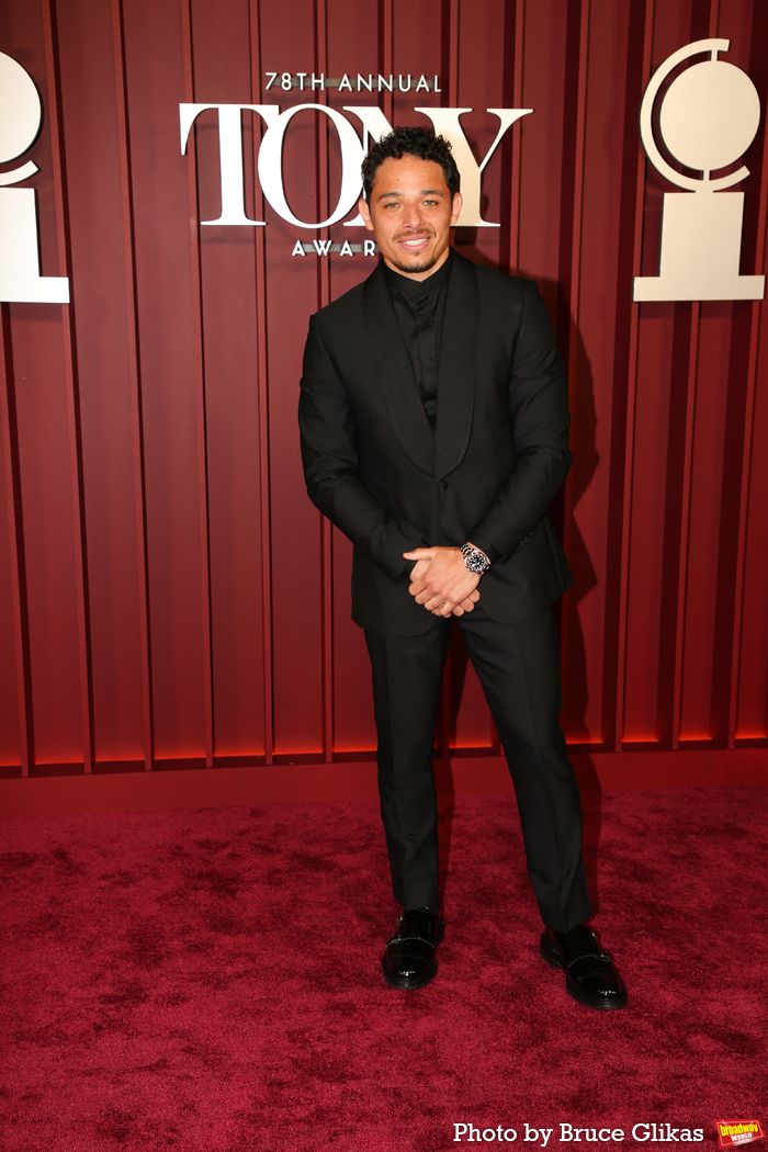 Photos: 2025 Tony Awards- Stars Walk the Red Carpet — photo 298 of 504