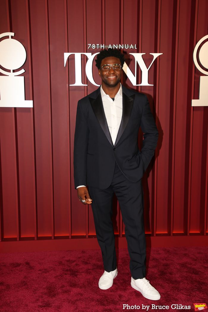 Photos: 2025 Tony Awards- Stars Walk the Red Carpet — photo 301 of 504