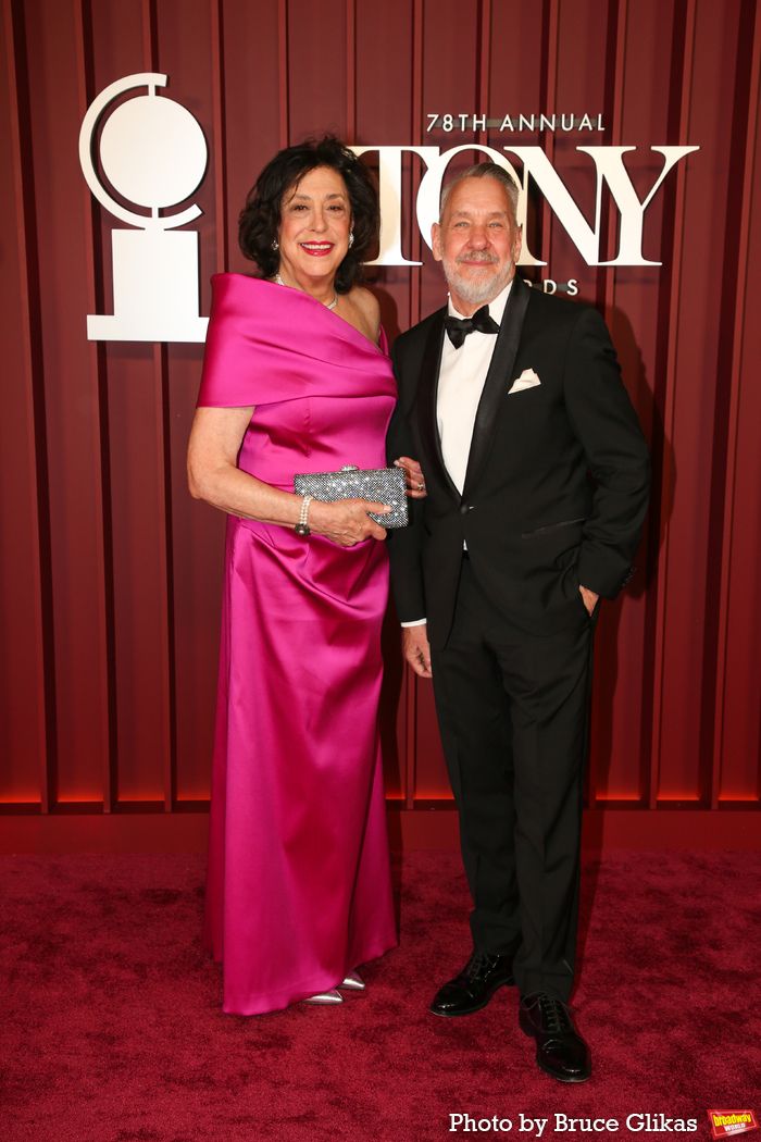 Photos: 2025 Tony Awards- Stars Walk the Red Carpet — photo 308 of 504