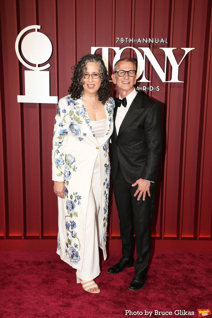 Photos: 2025 Tony Awards- Stars Walk the Red Carpet — photo 319 of 504