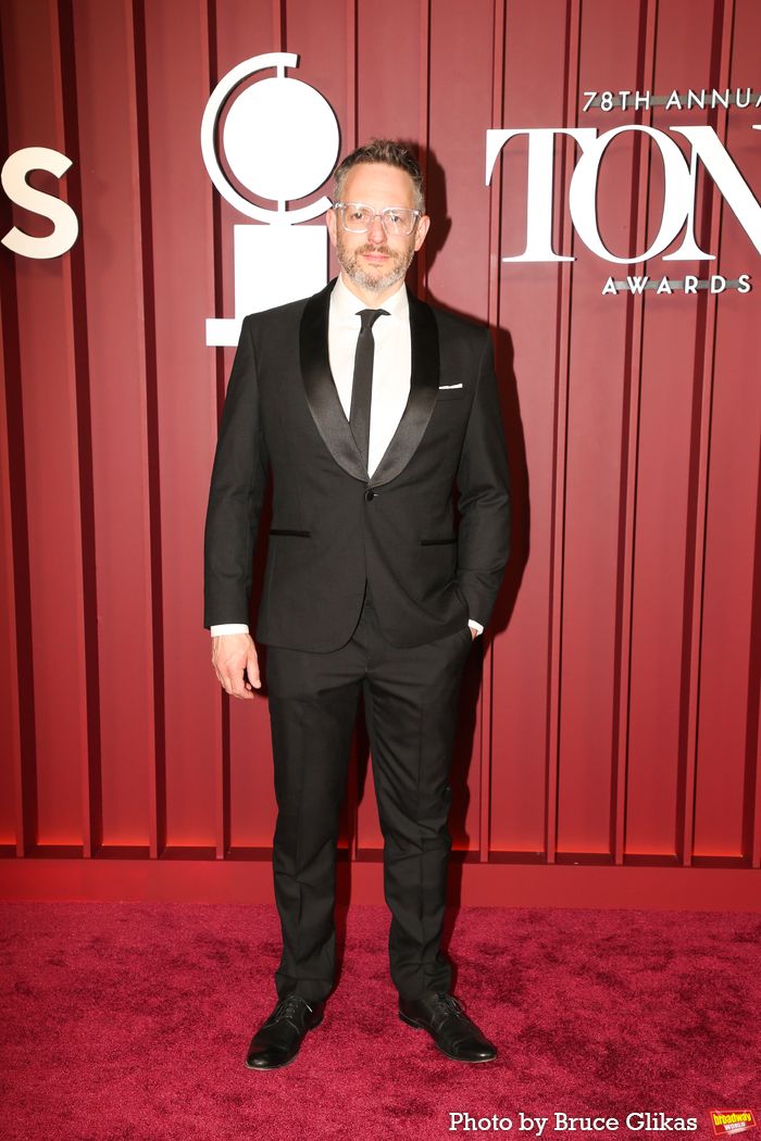 Photos: 2025 Tony Awards- Stars Walk the Red Carpet — photo 323 of 504