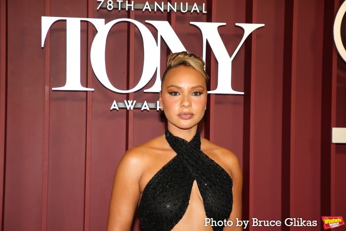 Photos: 2025 Tony Awards- Stars Walk the Red Carpet — photo 337 of 504
