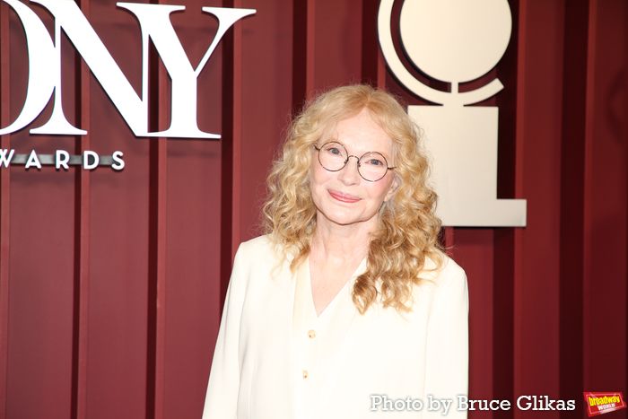 Photos: 2025 Tony Awards- Stars Walk the Red Carpet — photo 347 of 504