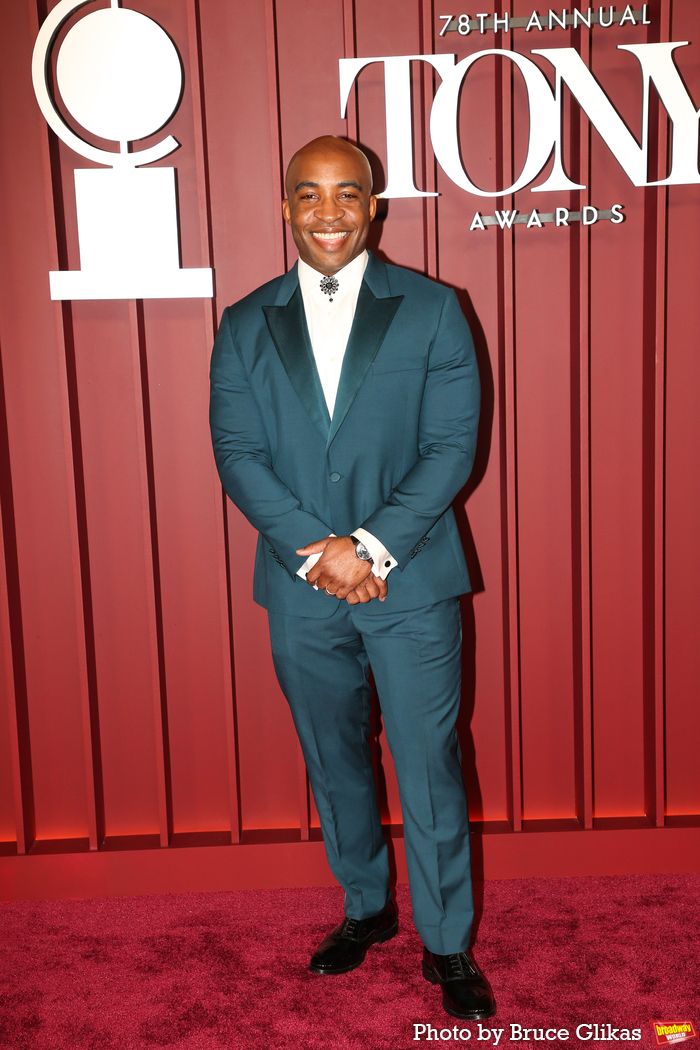 Photos: 2025 Tony Awards- Stars Walk the Red Carpet — photo 354 of 504