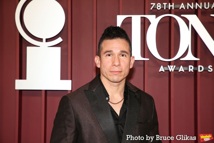 Photos: 2025 Tony Awards- Stars Walk the Red Carpet — photo 360 of 504