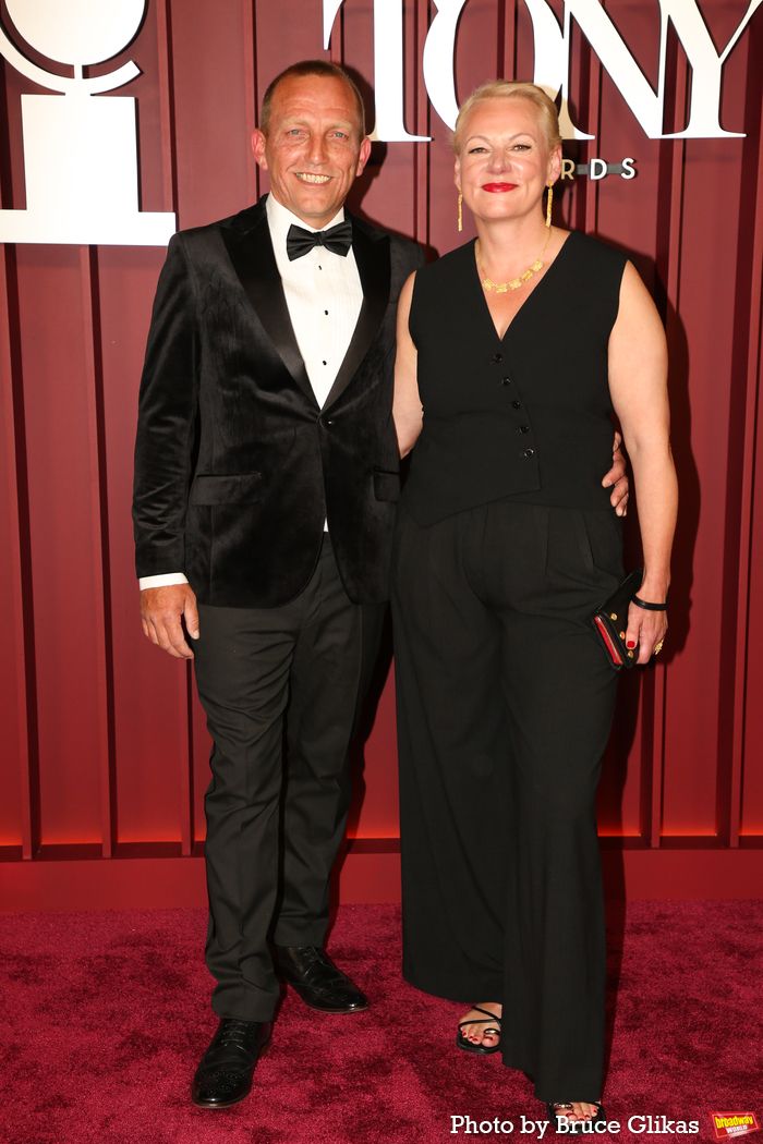 Photos: 2025 Tony Awards- Stars Walk the Red Carpet — photo 363 of 504