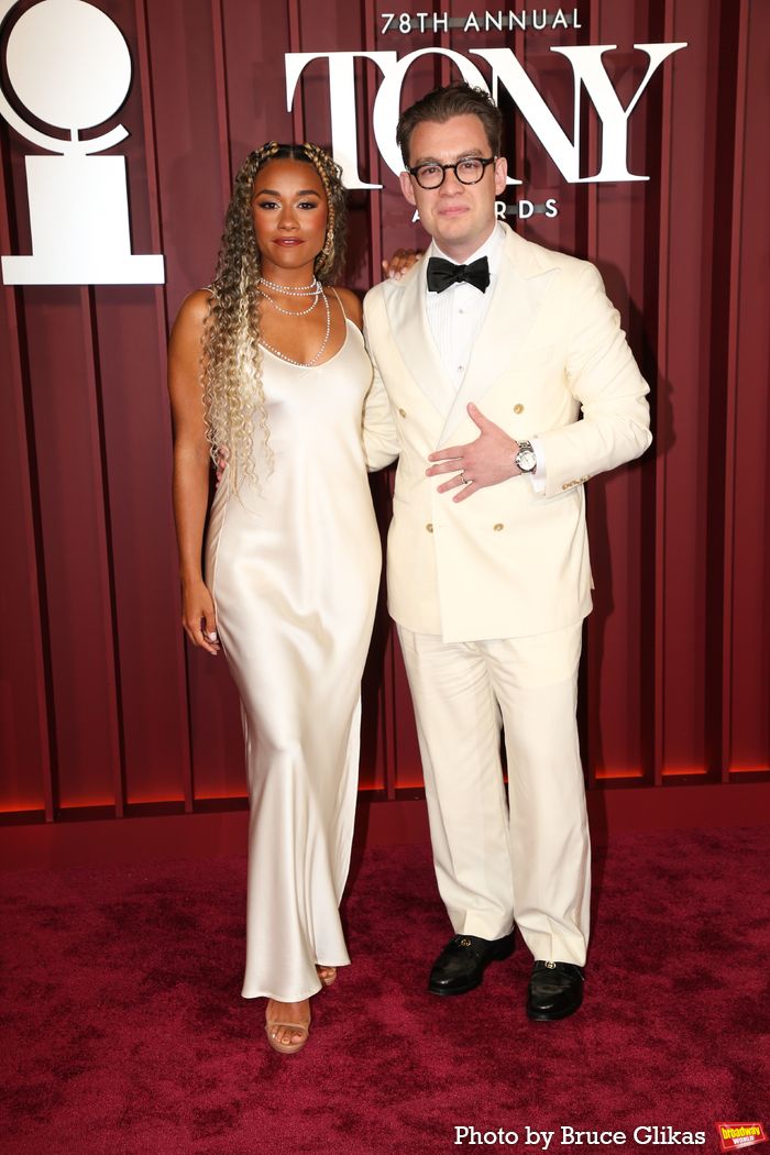 Photos: 2025 Tony Awards- Stars Walk the Red Carpet — photo 365 of 504