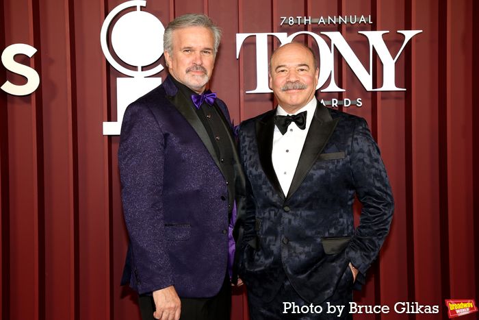 Photos: 2025 Tony Awards- Stars Walk the Red Carpet — photo 81 of 504