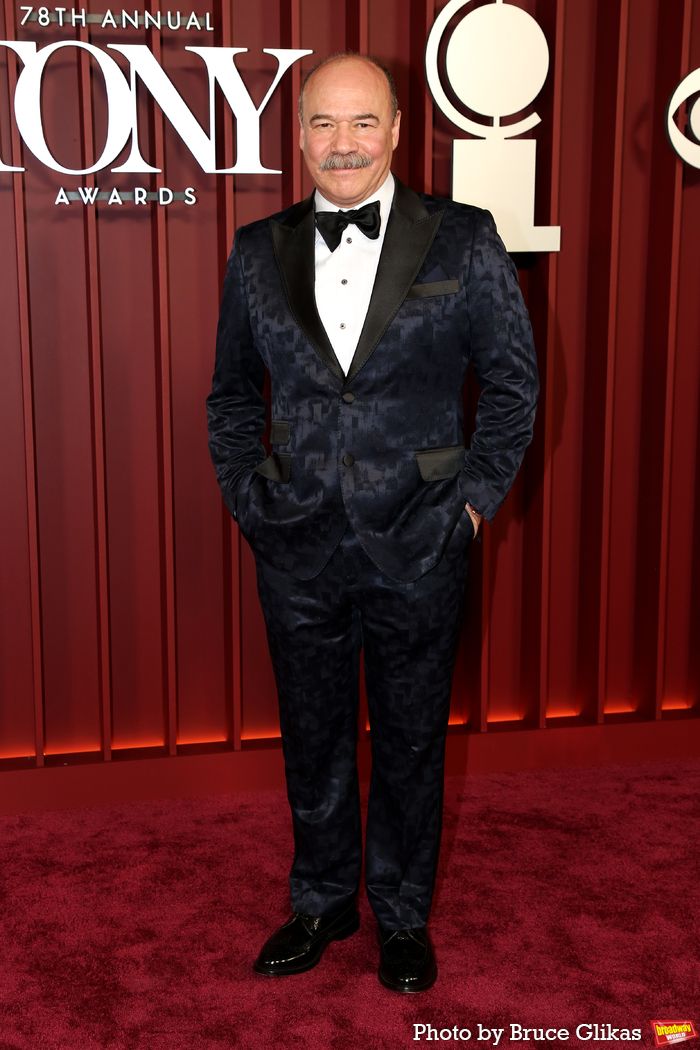 Photos: 2025 Tony Awards- Stars Walk the Red Carpet — photo 83 of 504