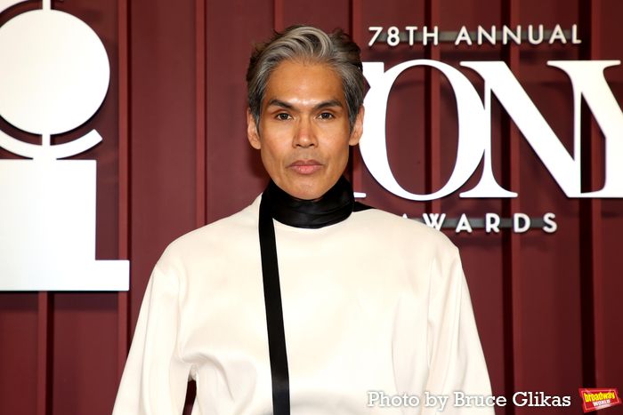 Photos: 2025 Tony Awards- Stars Walk the Red Carpet — photo 87 of 504