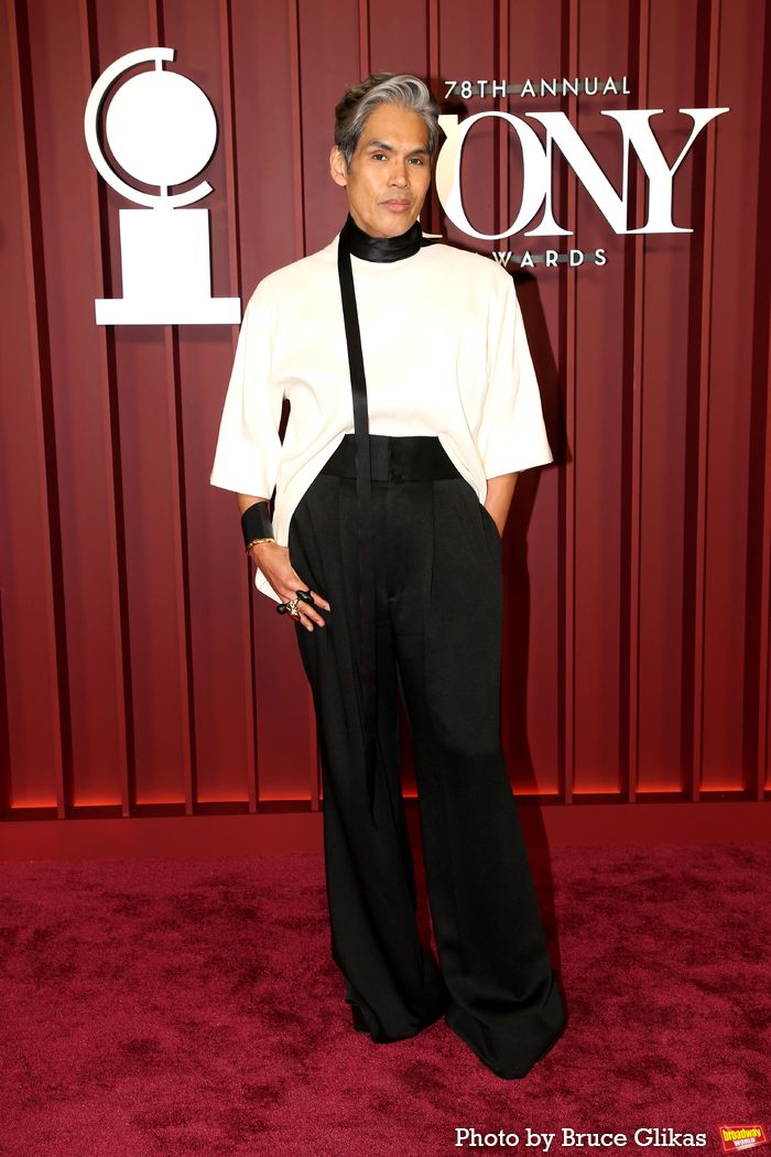 Photos: 2025 Tony Awards- Stars Walk the Red Carpet — photo 88 of 504