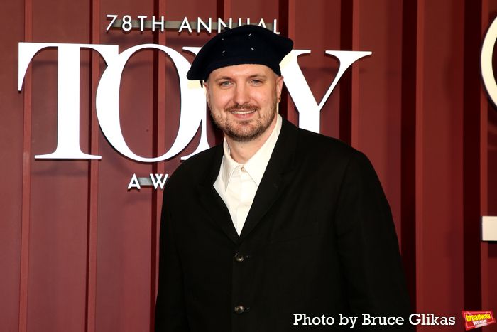 Photos: 2025 Tony Awards- Stars Walk the Red Carpet — photo 90 of 504
