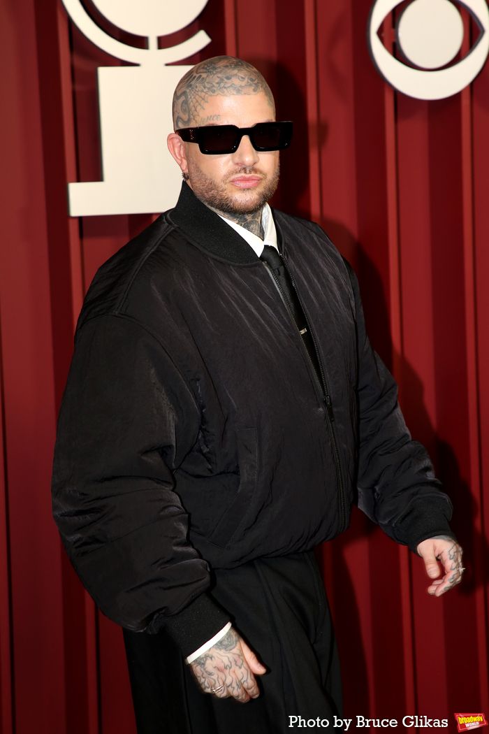 Photos: 2025 Tony Awards- Stars Walk the Red Carpet — photo 109 of 504