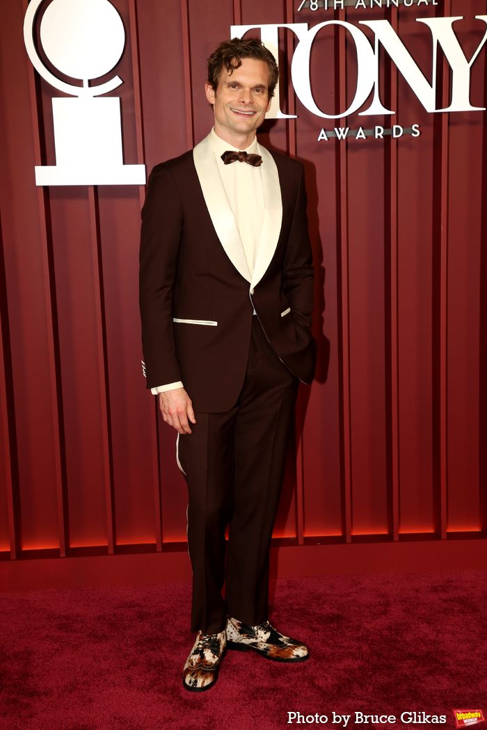 Photos: 2025 Tony Awards- Stars Walk the Red Carpet — photo 123 of 504
