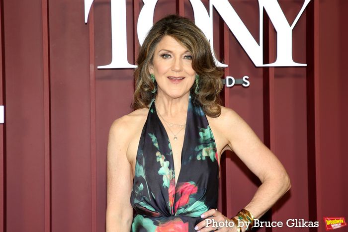 Photos: 2025 Tony Awards- Stars Walk the Red Carpet — photo 125 of 504