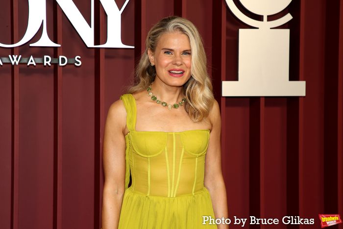 Photos: 2025 Tony Awards- Stars Walk the Red Carpet — photo 137 of 504