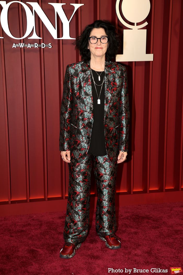 Photos: 2025 Tony Awards- Stars Walk the Red Carpet — photo 142 of 504