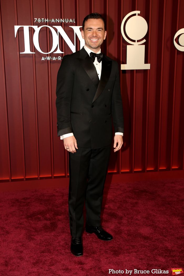 Photos: 2025 Tony Awards- Stars Walk the Red Carpet — photo 157 of 504