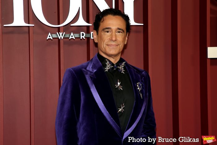 Photos: 2025 Tony Awards- Stars Walk the Red Carpet — photo 158 of 504