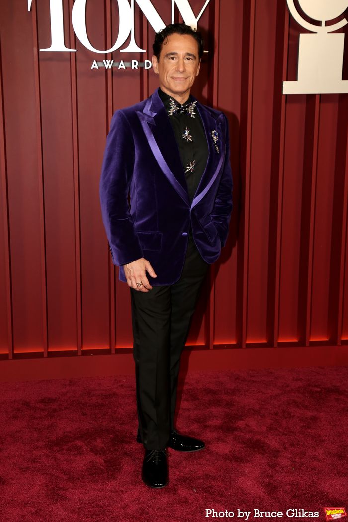 Photos: 2025 Tony Awards- Stars Walk the Red Carpet — photo 159 of 504