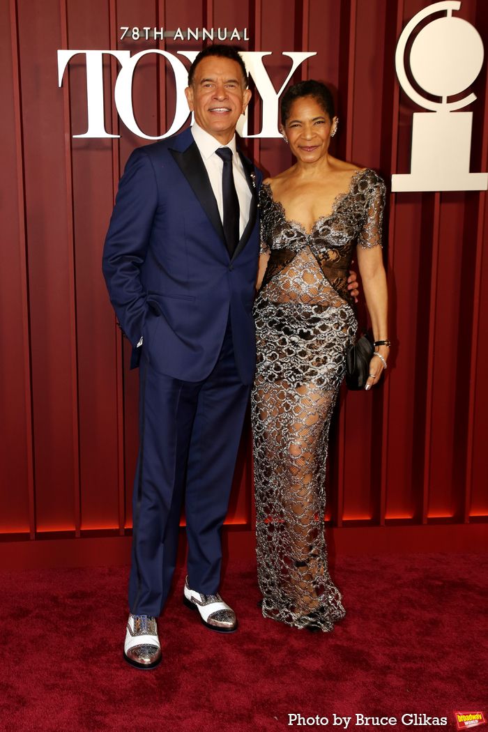 Photos: 2025 Tony Awards- Stars Walk the Red Carpet — photo 166 of 504