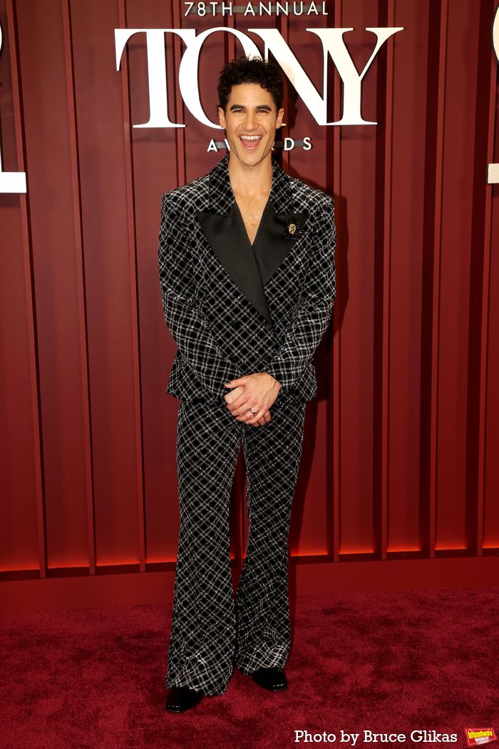 Photos: 2025 Tony Awards- Stars Walk the Red Carpet — photo 174 of 504