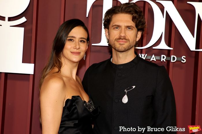Photos: 2025 Tony Awards- Stars Walk the Red Carpet — photo 175 of 504