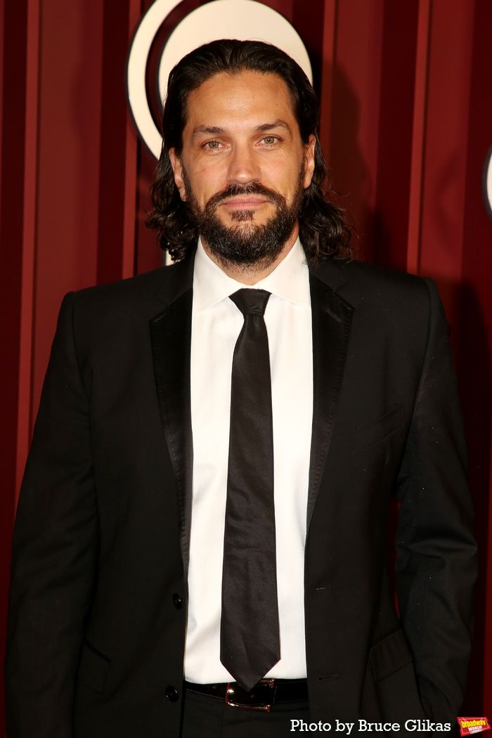 Photos: 2025 Tony Awards- Stars Walk the Red Carpet — photo 201 of 504