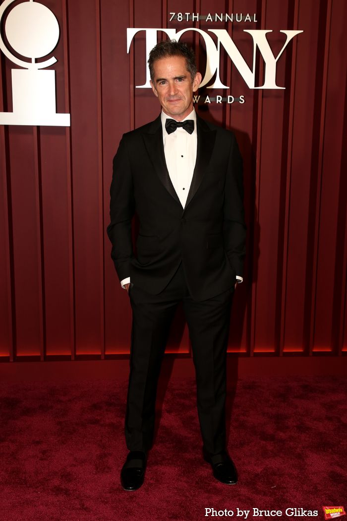 Photos: 2025 Tony Awards- Stars Walk the Red Carpet — photo 209 of 504