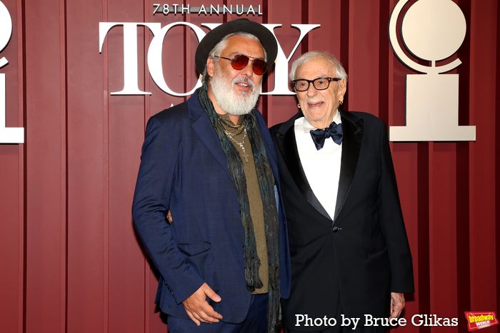 Photos: 2025 Tony Awards- Stars Walk the Red Carpet — photo 215 of 504
