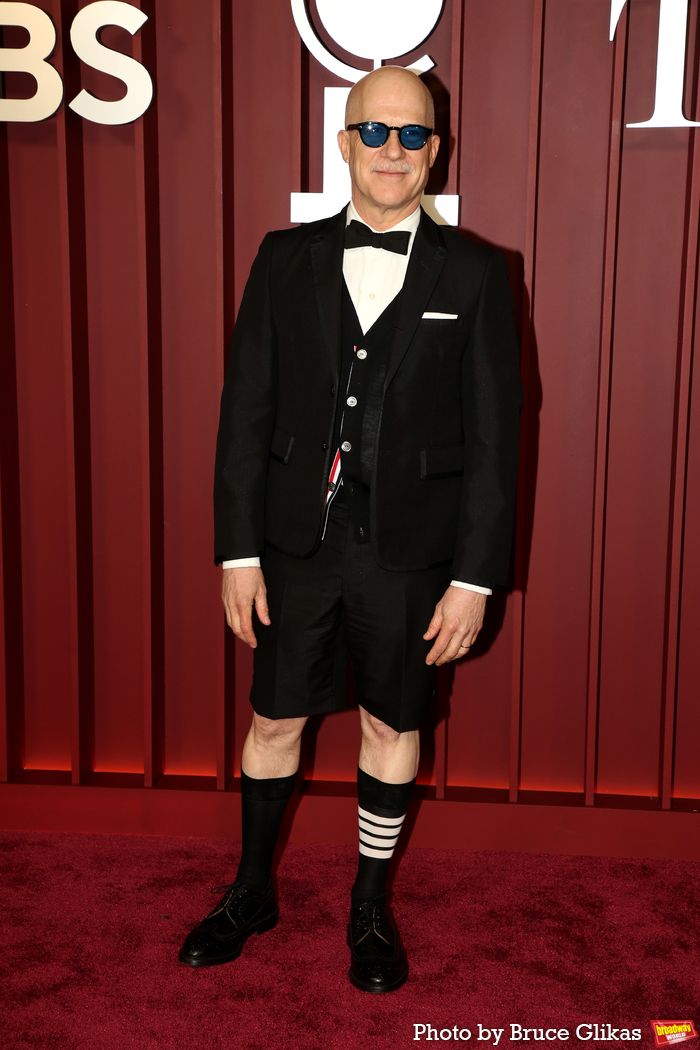 Photos: 2025 Tony Awards- Stars Walk the Red Carpet — photo 220 of 504