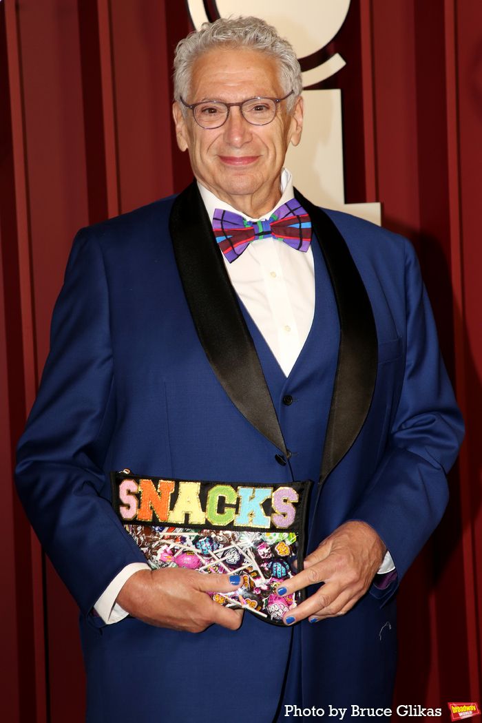Photos: 2025 Tony Awards- Stars Walk the Red Carpet — photo 237 of 504