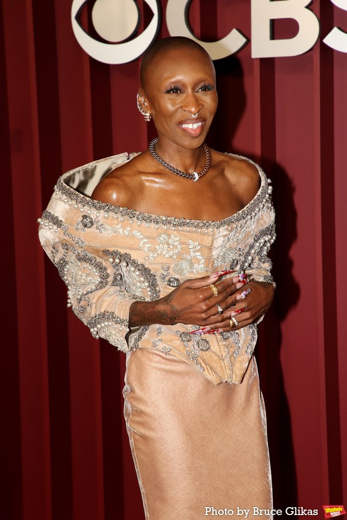 Photos: 2025 Tony Awards- Stars Walk the Red Carpet — photo 245 of 504
