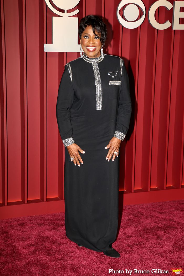 Photos: 2025 Tony Awards- Stars Walk the Red Carpet — photo 272 of 504