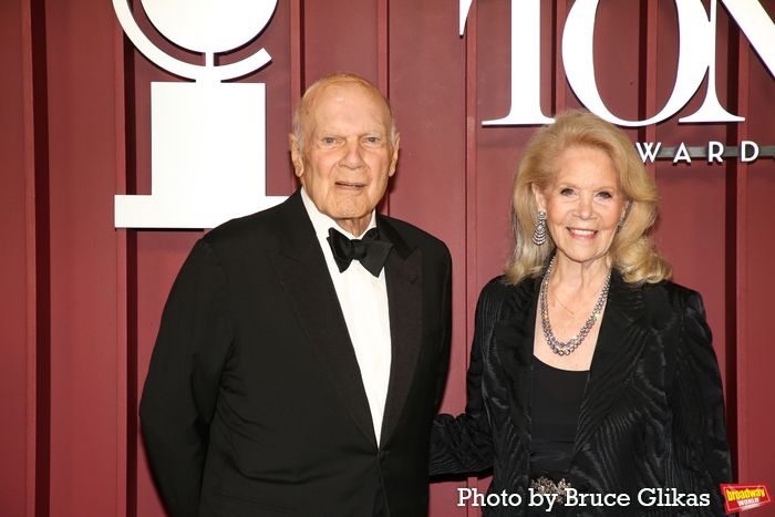Photos: 2025 Tony Awards- Stars Walk the Red Carpet — photo 1 of 504