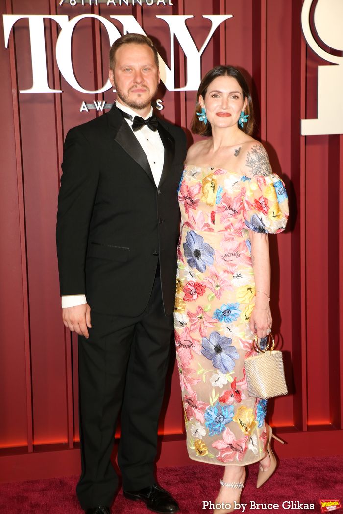 Photos: 2025 Tony Awards- Stars Walk the Red Carpet — photo 5 of 504
