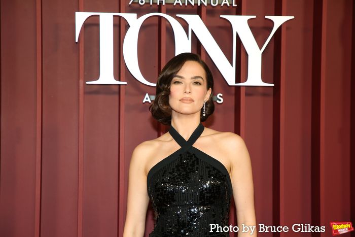 Photos: 2025 Tony Awards- Stars Walk the Red Carpet — photo 8 of 504