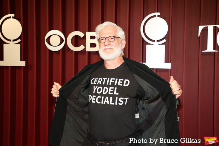 Photos: 2025 Tony Awards- Stars Walk the Red Carpet — photo 10 of 504