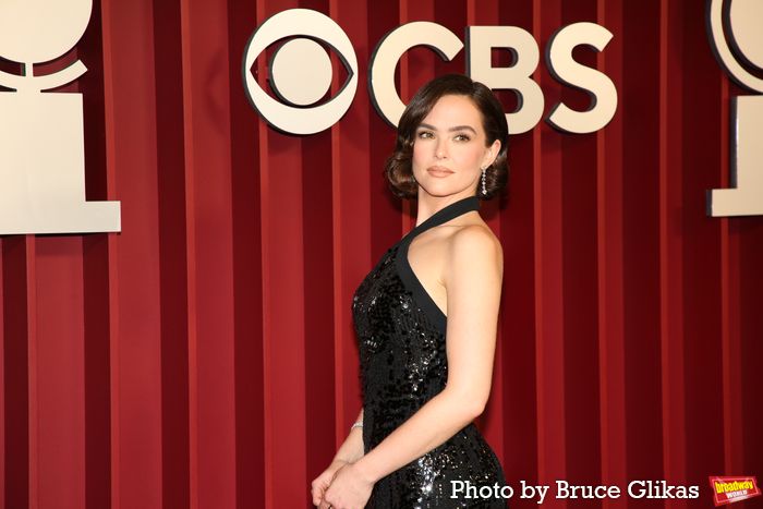 Photos: 2025 Tony Awards- Stars Walk the Red Carpet — photo 11 of 504