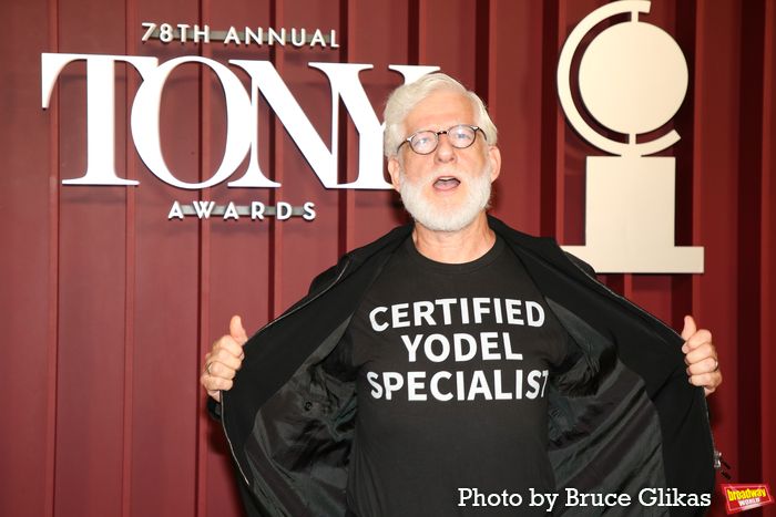 Photos: 2025 Tony Awards- Stars Walk the Red Carpet — photo 12 of 504