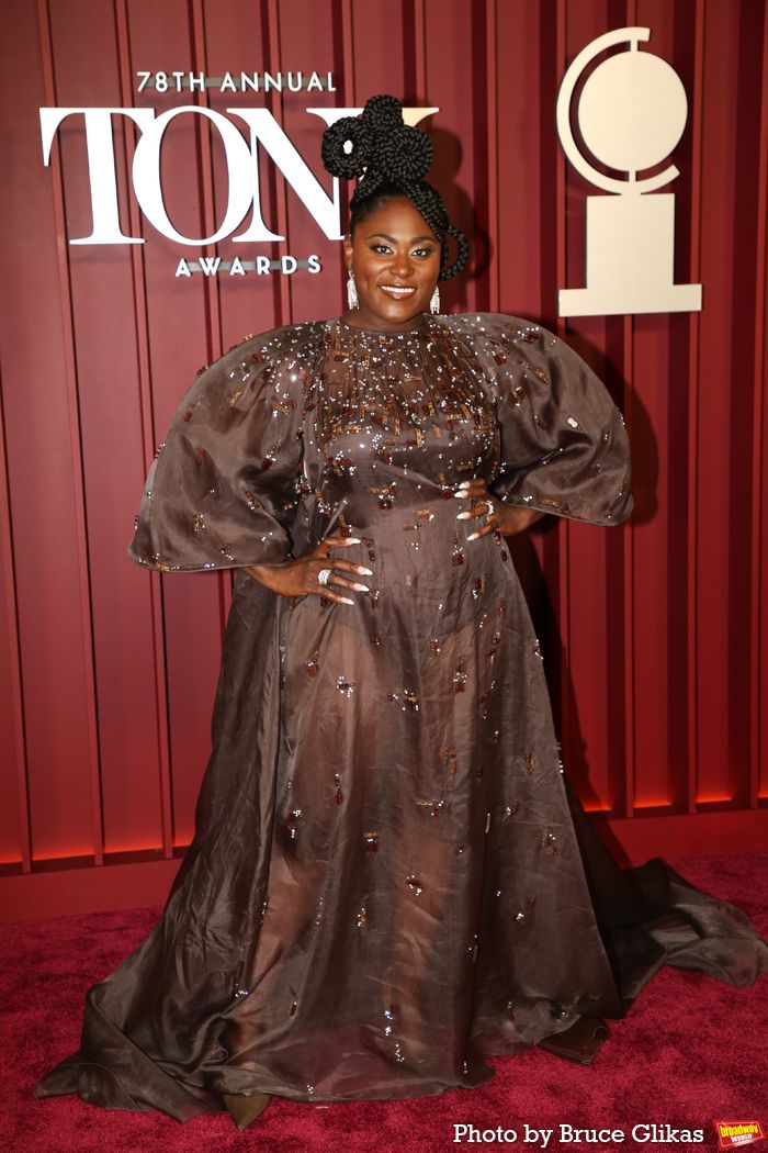 Photos: 2025 Tony Awards- Stars Walk the Red Carpet — photo 19 of 504