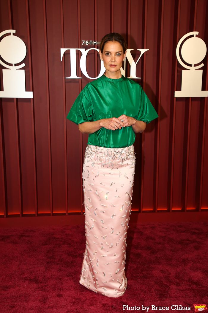 Photos: 2025 Tony Awards- Stars Walk the Red Carpet — photo 21 of 504