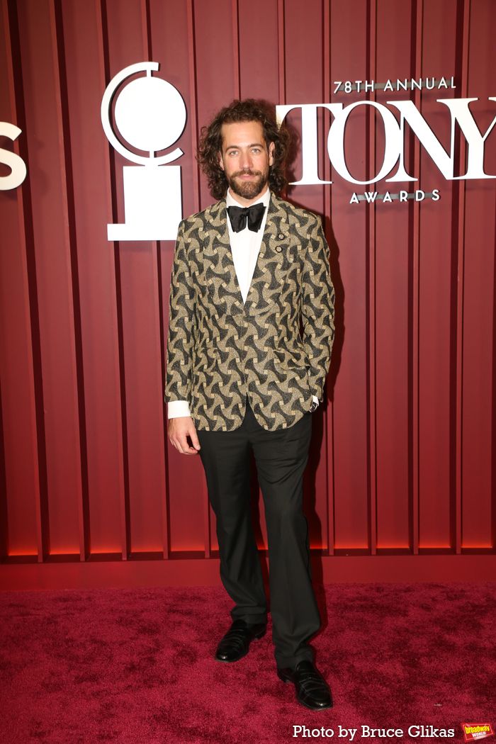 Photos: 2025 Tony Awards- Stars Walk the Red Carpet — photo 48 of 504
