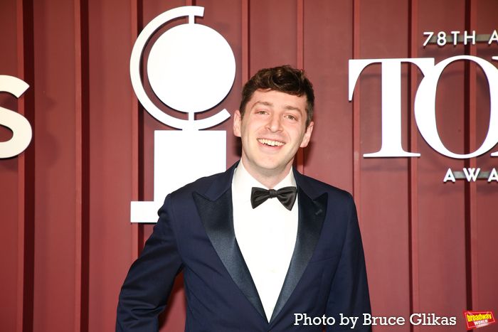 Photos: 2025 Tony Awards- Stars Walk the Red Carpet — photo 52 of 504