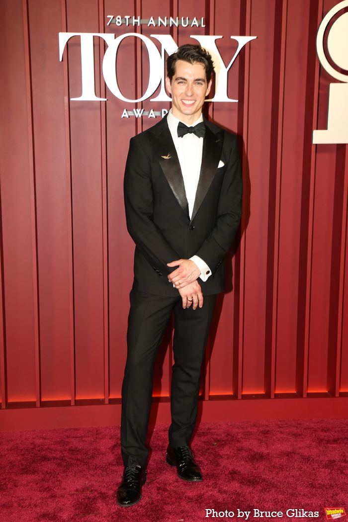 Photos: 2025 Tony Awards- Stars Walk the Red Carpet — photo 61 of 504