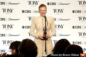 Sarah Snook Photo
