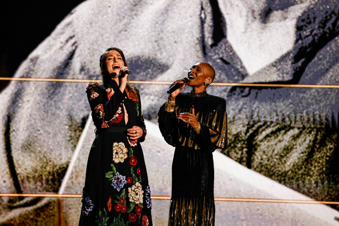 Photos: Inside the 2025 Tony Awards Ceremony  Image